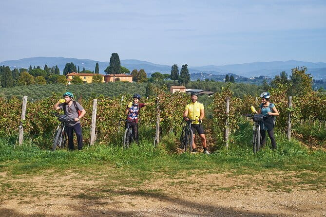 Pisa and Lucca Day Trip from Florence - The walls and the buccellato tasting