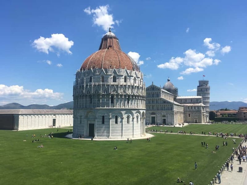 Pisa: Baptistery and Cathedral Tour & Leaning Tower Option - The guide makes or breaks the experience