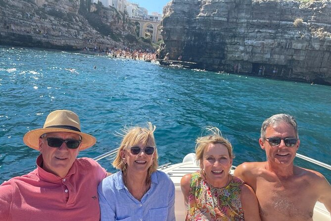 Polignano a Mare: Boat Tour of the Caves - Small Group - The crew: friendly hosting and skilled boat work