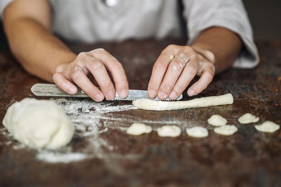 Polignano a Mare: Pasta Making Cooking Class with Drink - Arriving at the house on Via S. Vito