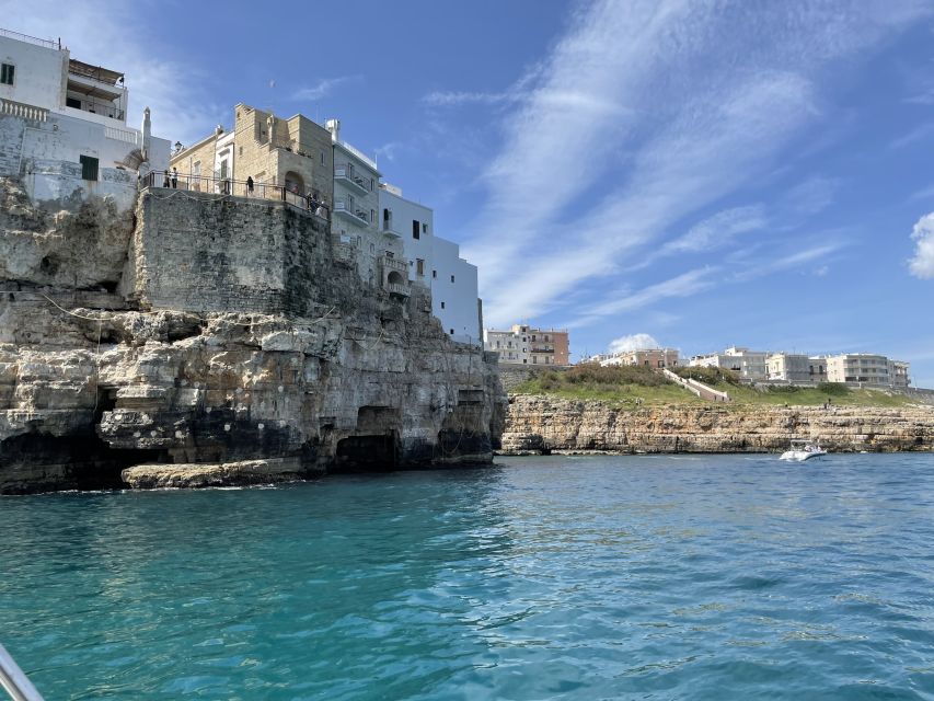 Polignano a Mare: Speedboat Cruise to Caves with Aperitif - Setting out from Cala Ponte Marina