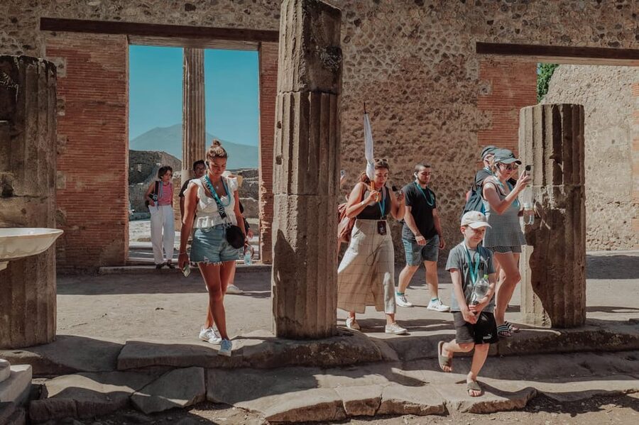 Pompeii 3hours Villa of Mysteries tour with an Archaeologist - The House of the Faun and Pompeii’s scale