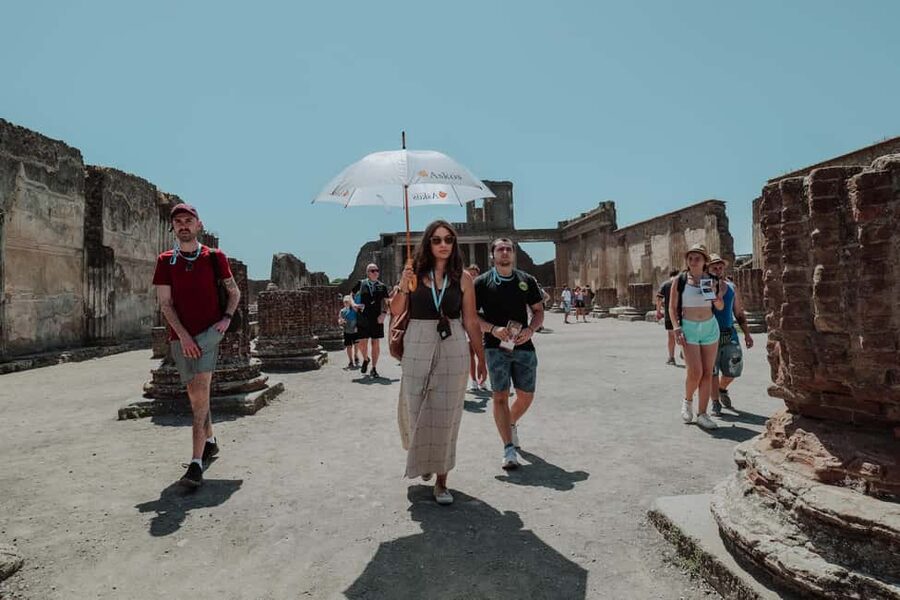 Pompeii 3hours Villa of Mysteries tour with an Archaeologist - The Lupanare and the less polished side of Roman life