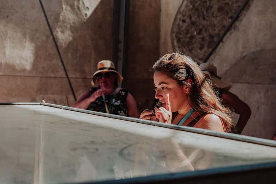 Pompeii 3hours Villa of Mysteries tour with an Archaeologist - The Basilica, Forum, and Temple of Apollo