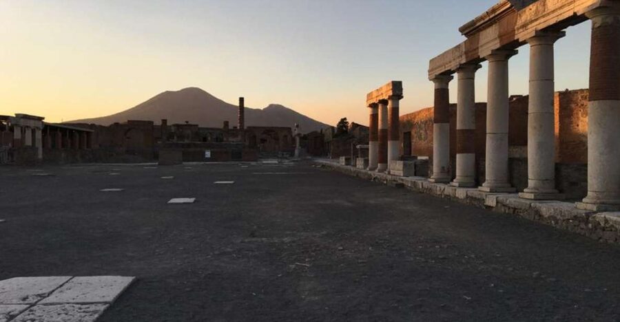 Pompeii: Afternoon to Sunset Guided Tour with Ticket - Why late afternoon is the smart time for Pompeii