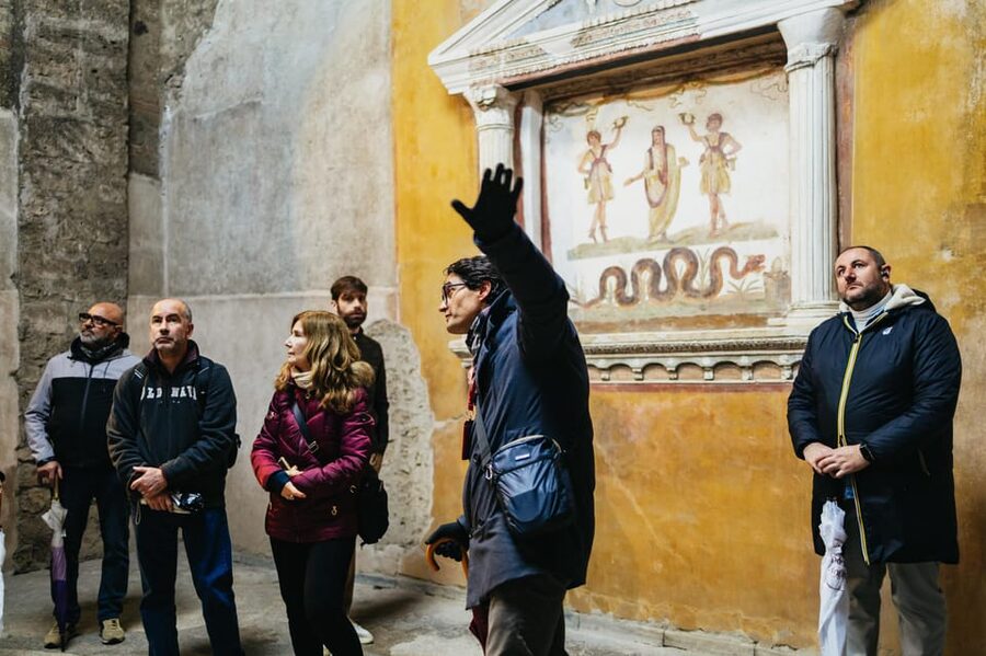 Pompeii: Afternoon to Sunset Guided Tour with Ticket - Bakeries, housing blocks, and ordinary streets