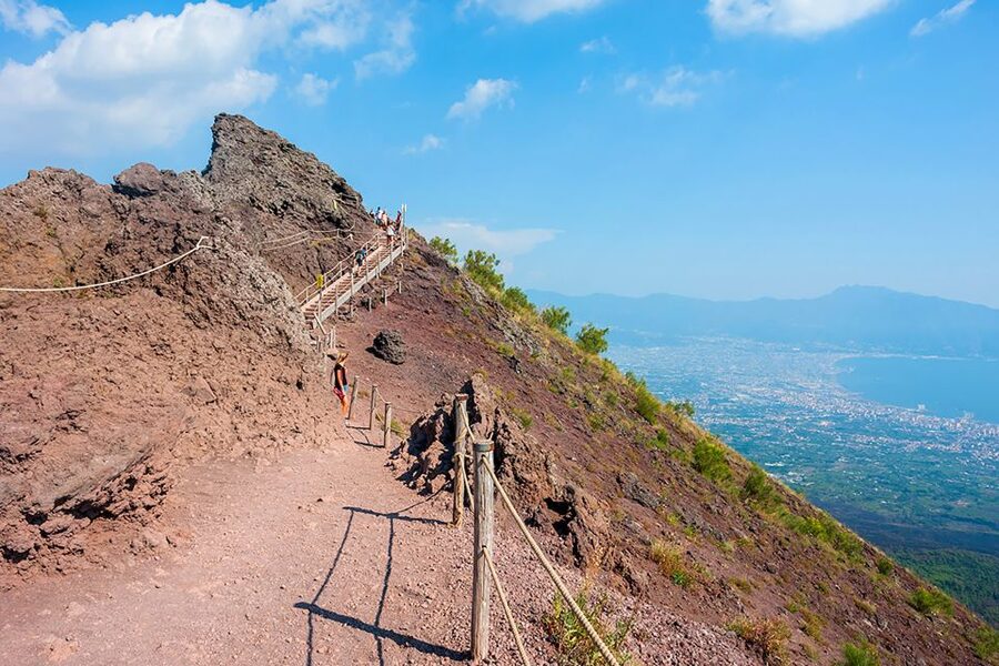 Pompeii: Day Tour of Pompeii and Vesuvius with Bus Transfer - Timing, group size, and the value of the package