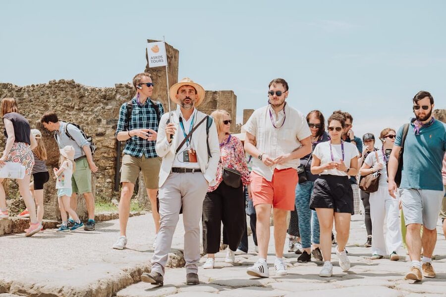 Pompeii: Entry Ticket and Guided Tour with an Archaeologist - Why Pompeii makes a guided visit worthwhile
