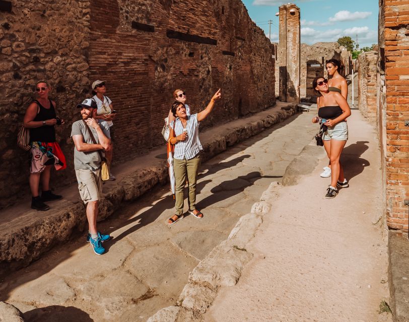 Pompeii: Entry Ticket and Guided Tour with an Archaeologist - The Forum Baths and the practical Roman city