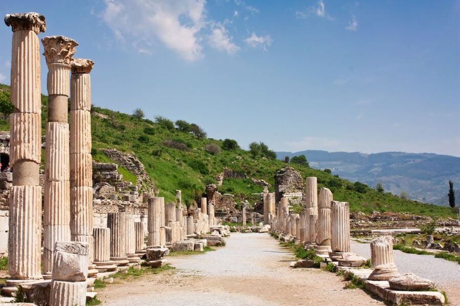 Pompeii: Guided Tour with Skip-the-Line Entry - Crowd control, pace, and the two-hour limit