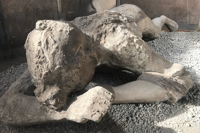 Pompeii Private Tour with an Archaeologist and Skip The Line - 3 hours - The Forum and Pompeii’s public center