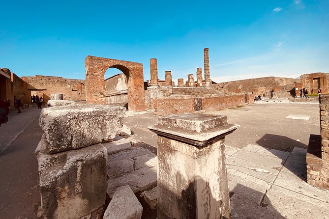 Pompeii Private Tour with an Archaeologist and Skip The Line - 3 hours - The Lupanar and Pompeii’s less polished side