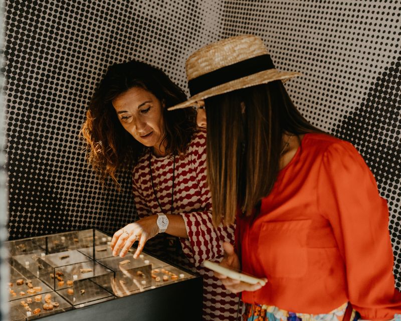 Pompeii: Skip-the-Line Entry Ticket with Digital Guide App - Walking the original Roman streets