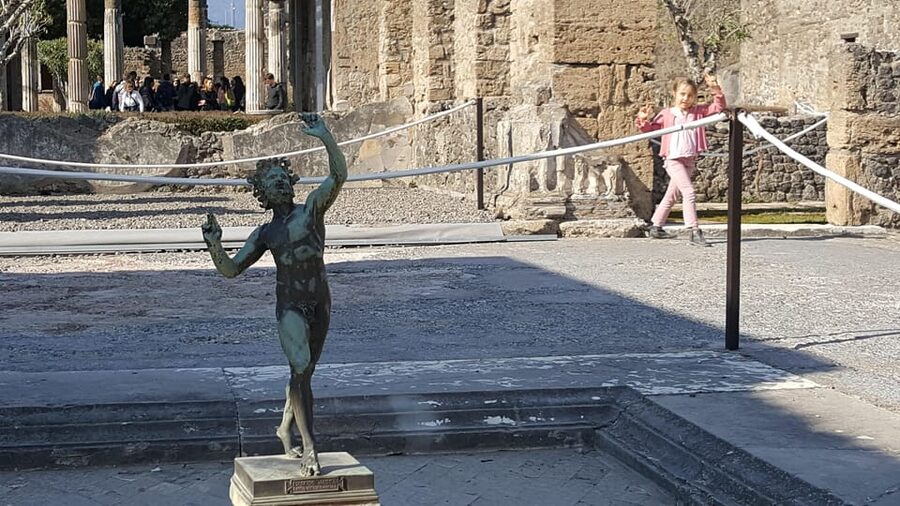 Pompeii: Skip-the-Line Tickets and Tour with Archaeologist - Villas, bathhouses, and the parts you might miss