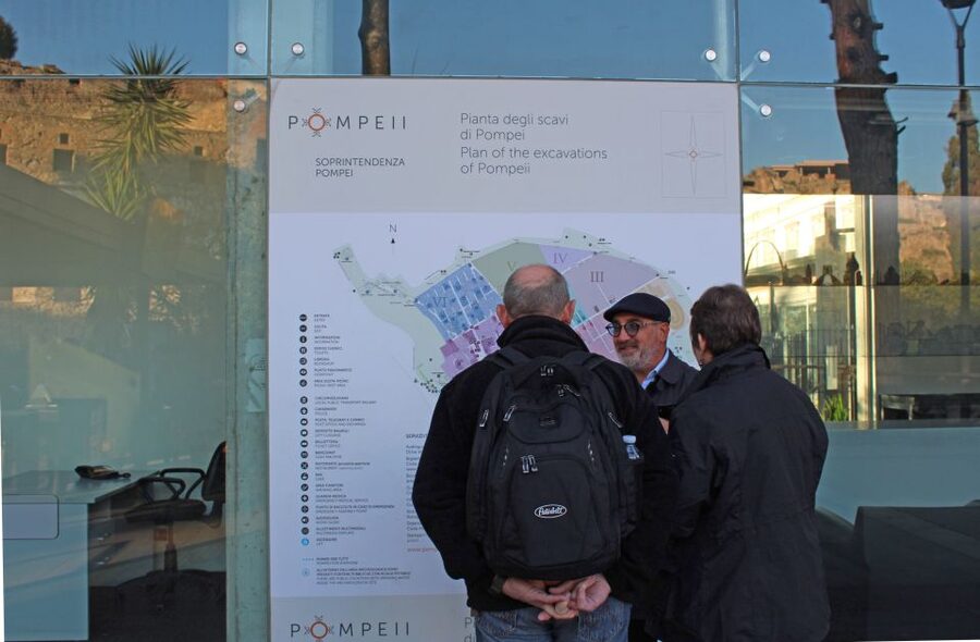 Pompeii: Skip-the-Line Tickets and Tour with Archaeologist - Walking the original streets of Pompeii
