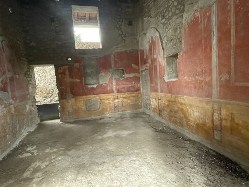 Pompeii: Small-Group Guided Tour with Skip-the-Line Ticket - Vetutius Placidus House and Thermopolium