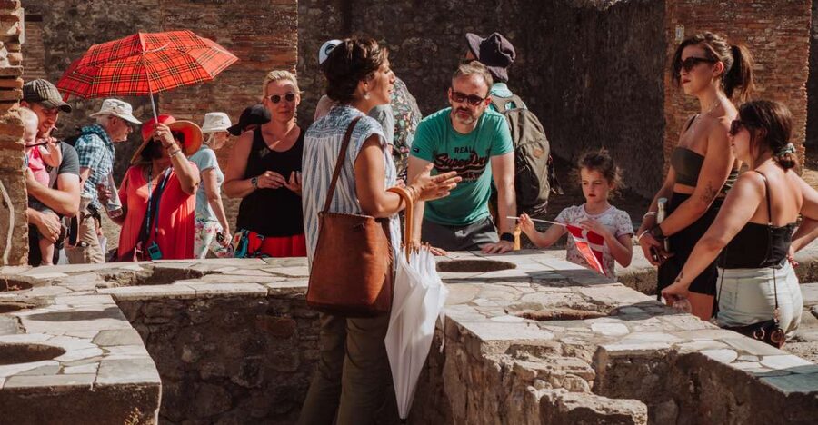 Pompeii: Small-Group Tour of Pompeii and Herculaneum - The Circumvesuviana train to Ercolano