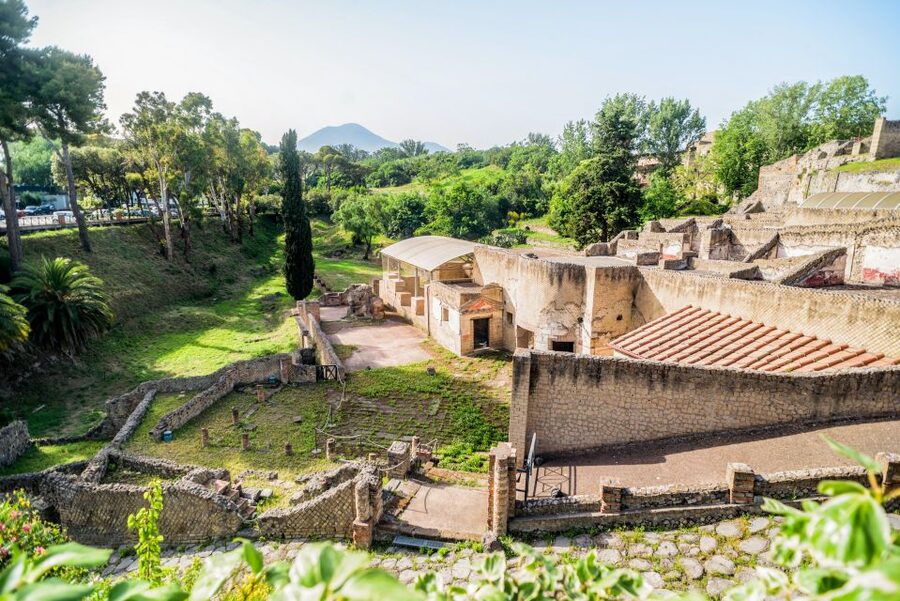 Pompeii: Small Group Tour with an Archaeologist - Who Will Enjoy This Pompeii Tour?