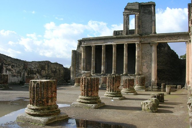 Pompeii: Small Group Tour with an Archaeologist - Homes That Reveal Everyday Life