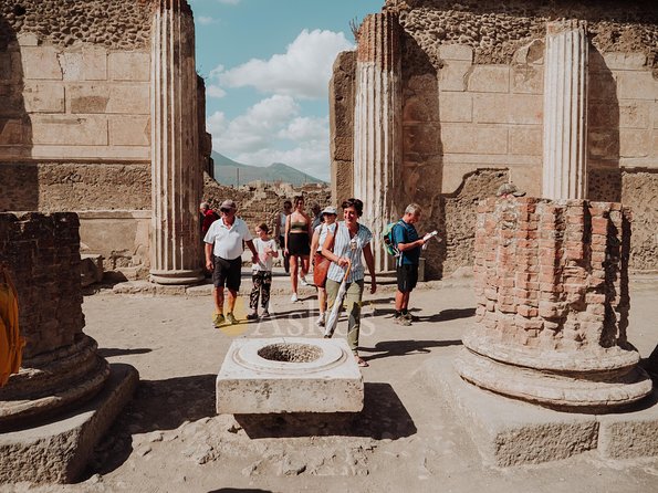 Pompeii: Small Group Tour with an Archaeologist - The Three-Hour Tour and Villa of the Mysteries