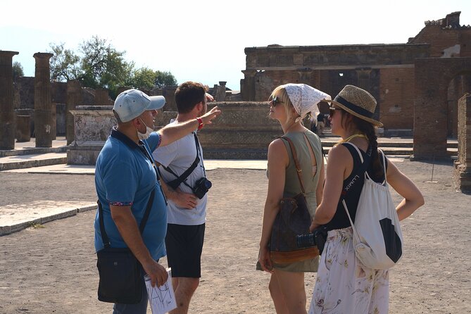Pompeii Tour & Lunch with Wine Tasting Experience - The move from ruins to the vineyard