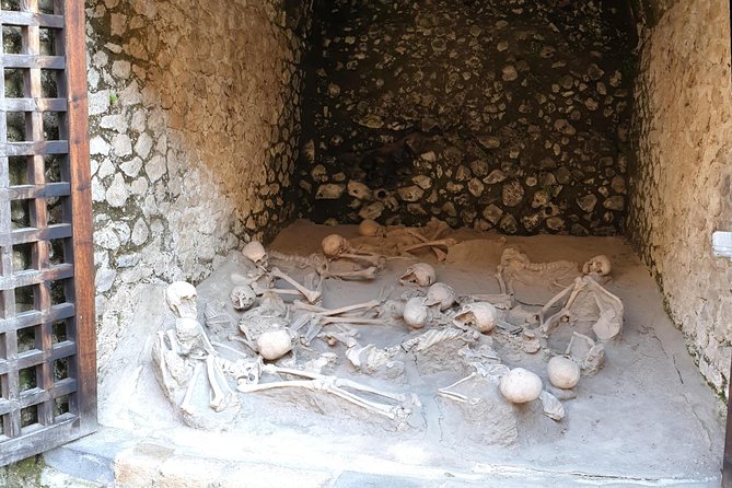 Private Day Tour to Vesuvius, Herculaneum & Pompeii with Pick Up - Herculaneum’s Smaller, Better-Preserved Story