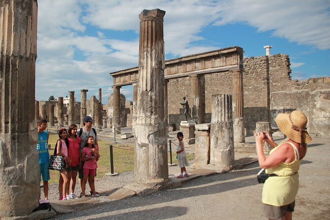Private Pompeii, Positano & Amalfi coast Tour from Rome - Lunch, timing, and what your price covers