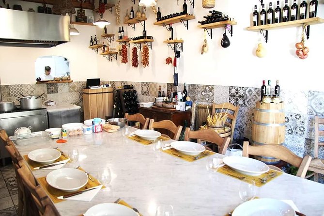 Private / Small Group at "Quanto Basta" School in Sorrento center - Who will enjoy this Sorrento class most?