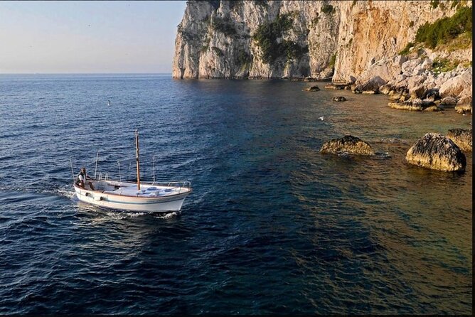 Private tour in a typical Capri boat - The Blue Grotto and what you pay extra for