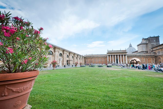 Private Vatican Museums Tour with Sistine Chapel & St. Peter's Basilica - What the strongest guide experiences have in common