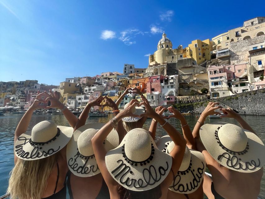 Procida: Boat Tour with Swimming Stops and Underwater Photos - Cala del Pozzo Vecchio and the swim breaks