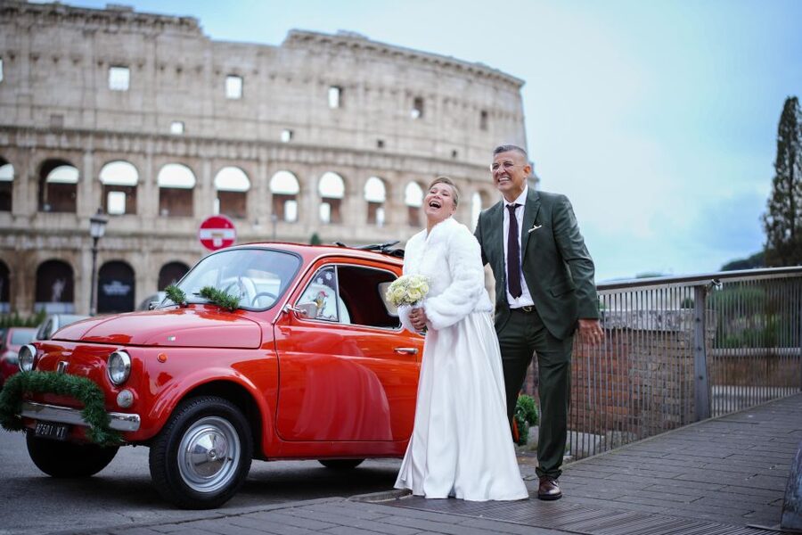 Professional Photoshoot in Rome - Walking from the Colosseum to Piazza Venezia