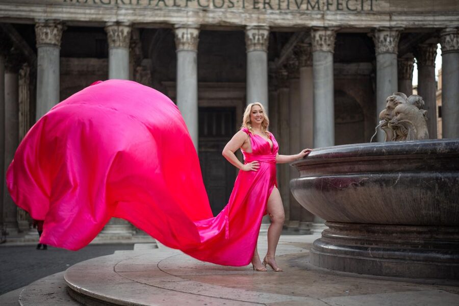 Professional Photoshoot in Rome - Piazza Venezia for a grand city setting