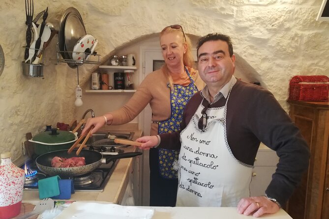 Puglia Cooking class "Le orecchiette, che pasta!" - Simona’s teaching style and the group atmosphere