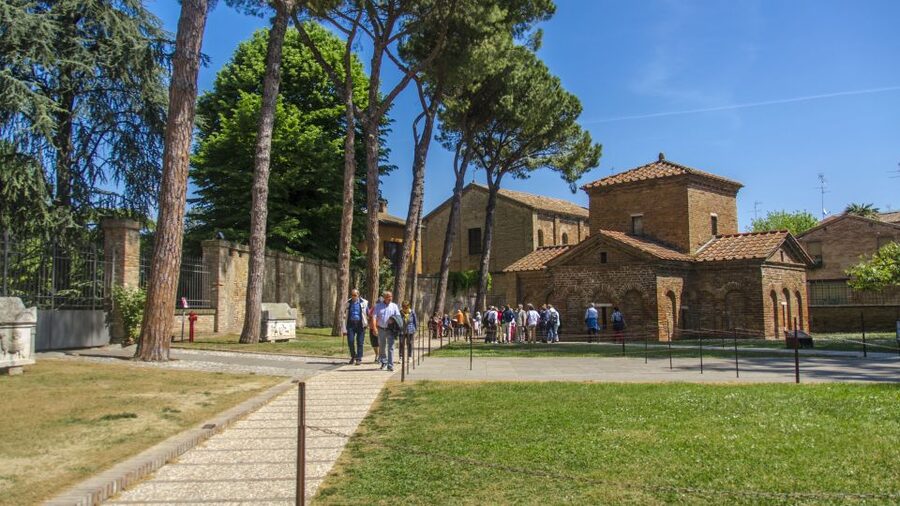 Ravenna: UNESCO Monuments and Mosaics Guided Tour - The Neonian Baptistery and its ancient symbolism