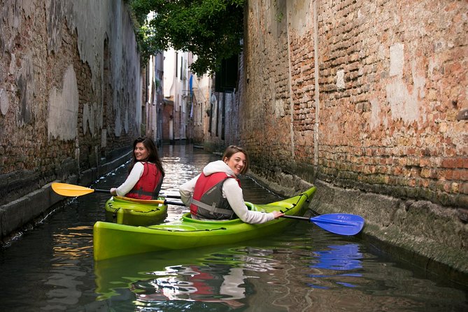 Real Venetian Kayak - Tour of Venice Canals with a Local Guide - Key points to know before booking