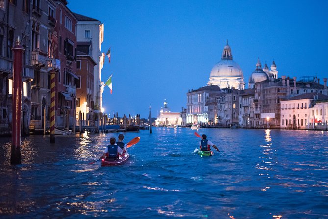 Real Venetian Kayak - Tour of Venice Canals with a Local Guide - Into Venice’s smaller canals