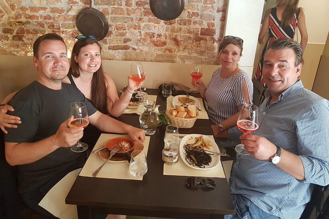Rialto Market Food and Wine Lunchtime Tour of Venice - What the guides add to the day