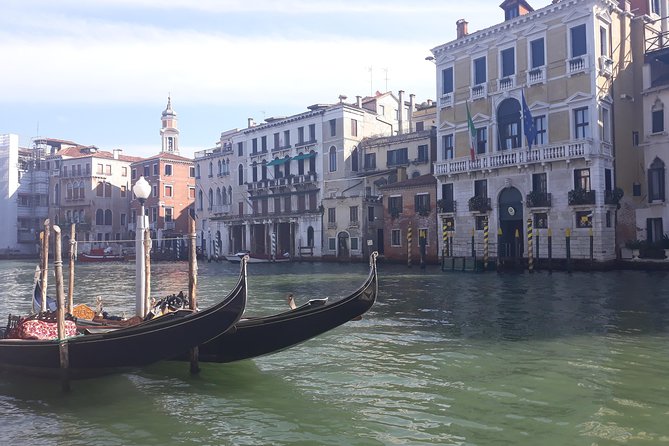 Rialto Market Food and Wine Lunchtime Tour of Venice - Cicchetti, wine, and a surprisingly filling lunch