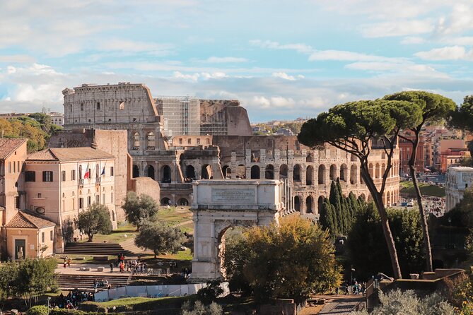 Roma: Colosseum, Forum, and Palatine Hill Local Guided Tour - Booking rules that can affect your day