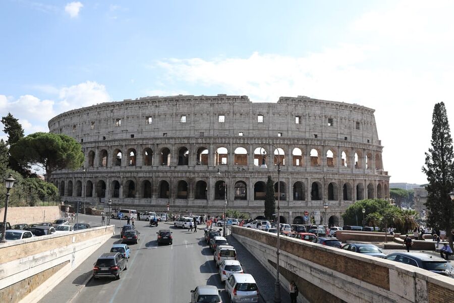 Rome: 1-Hour Fast Colosseum Tour - The pace, group movement, and guide quality