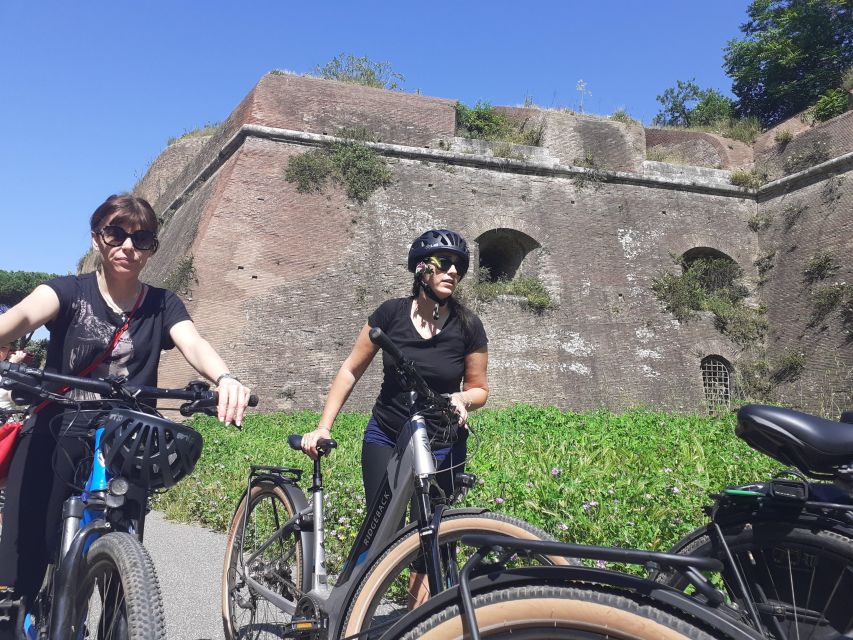 Rome: Appian Way E-Bike Tour Catacombs, Aqueducts & Picnic - Inside the Catacombs of St. Callixtus