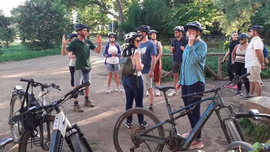 Rome: Appian Way E-Bike Tour Catacombs, Aqueducts & Picnic - Caffarella Park and Egeria’s spring