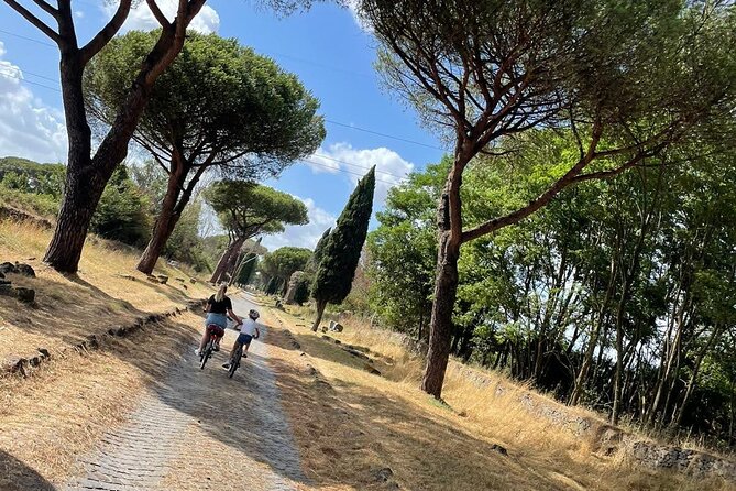 Rome:Appian Way E-bike Tour, Catacombs, Aqueducts & Transfer - Meeting at Viale Aventino and riding beyond the city