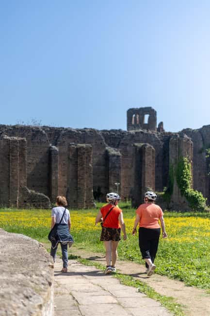 Rome:Appian Way E-bike Tour with Catacombs, Aqueducts & Food - Roman food, local products, and a useful pause