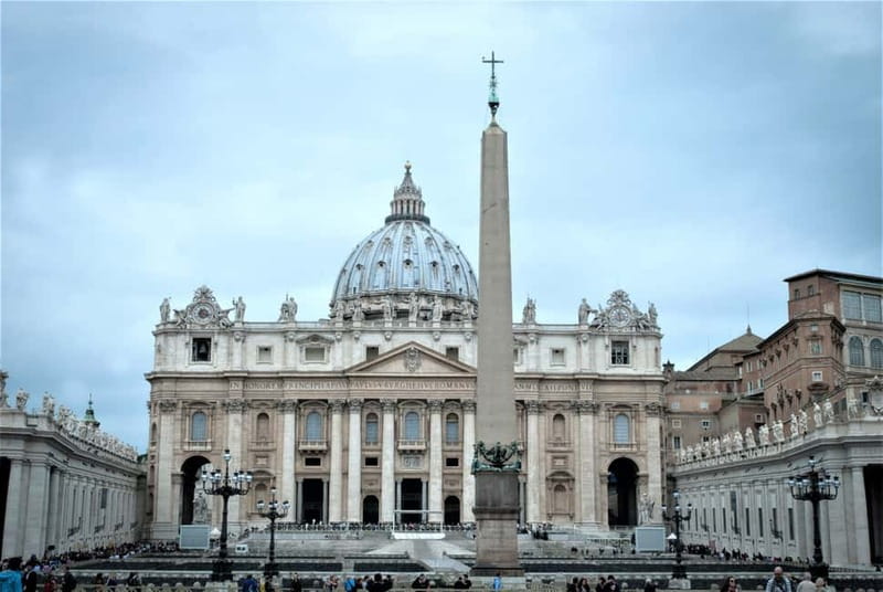 Rome: Audience Pope Leo XIV with guided tour - Who should book this experience?