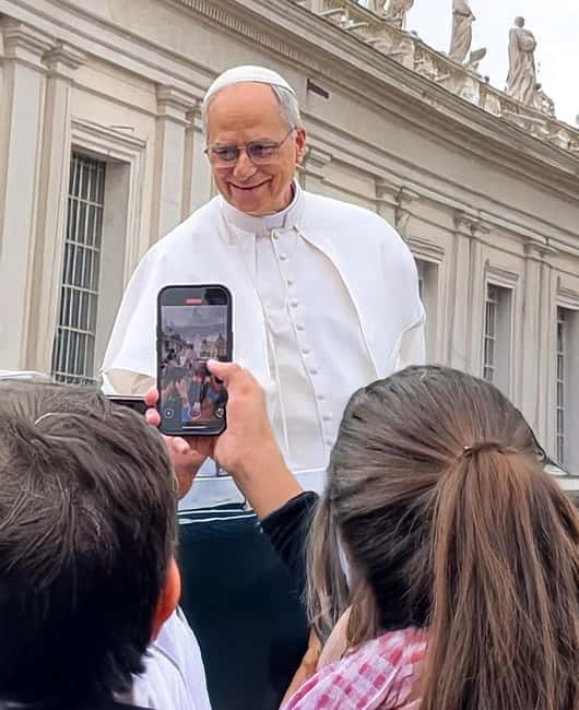 Rome: Audience Pope Leo XIV with guided tour - Walking toward St. Peter’s Square