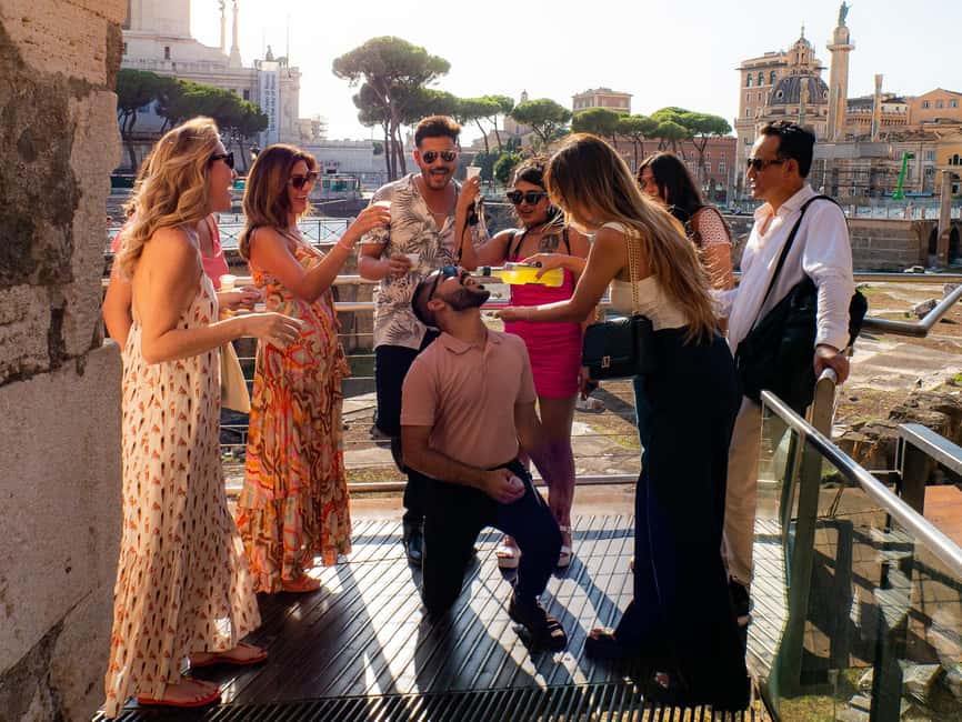Rome: Bar Crawl with Local Guide & Drinks - Key points at a glance