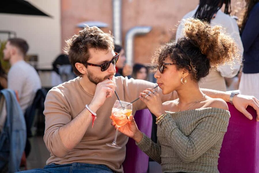Rome: Bar Crawl with Local Guide & Drinks - Meeting the group at Piazza della Madonna dei Monti
