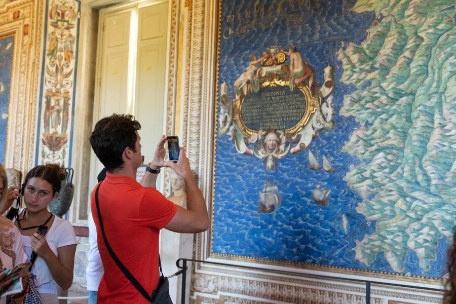 Rome: Breakfast & Tour of Vatican Museums & Sistine Chapel - Useful tips for a smoother visit